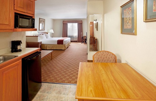 Brownsville Hotel | Holiday Inn Express Hotel & Suites Brownsville by IHG