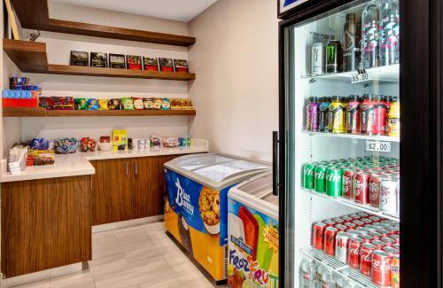 Barker Hotel | Holiday Inn Express Hotel and Suites Katy by IHG