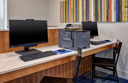 Barker Hotel | Holiday Inn Express Hotel and Suites Katy by IHG