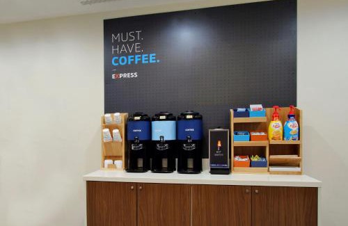 Clute Hotel | Holiday Inn Express Hotel & Suites Clute-Lake Jackson by IHG