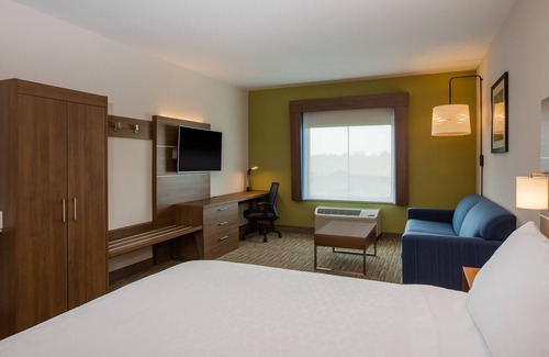 Fairburn Hotel | Holiday Inn Express Hotel & Suites Fairburn by IHG