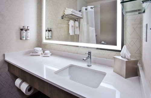 Kitty Hawk Hotel | Holiday Inn Express Kitty Hawk Outer Banks by IHG