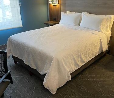 Ciudad Satelite Hotel | Holiday Inn Express Mexico City Satelite by IHG