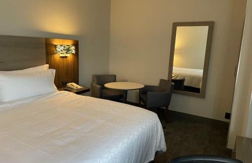 Ciudad Satelite Hotel | Holiday Inn Express Mexico City Satelite by IHG