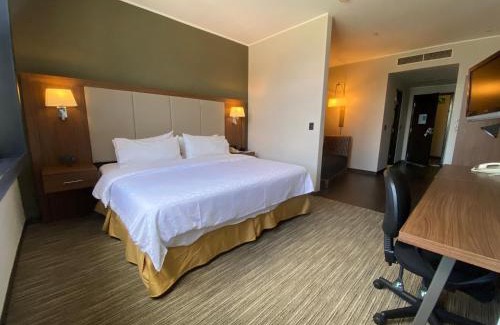 Santa Fe Hotel | Holiday Inn Express Mexico Santa Fe by IHG
