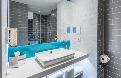 Schwabing-Freimann Hotel | Holiday Inn Express Munich North by IHG