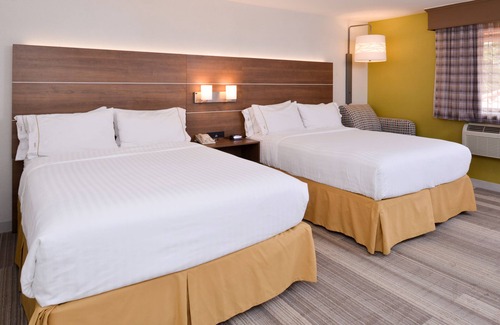 Palm Desert Hotel | Holiday Inn Express Palm-Desert by IHG