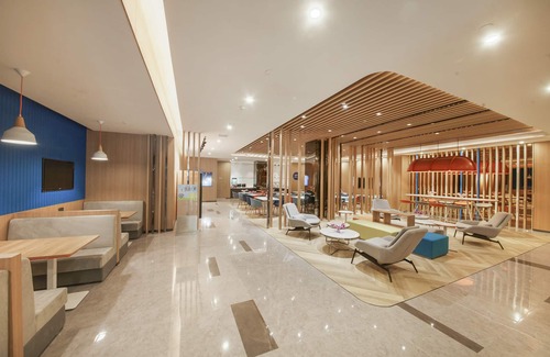 Xuhui Hotel | Holiday Inn Express Shanghai Xuhui Binjiang by IHG