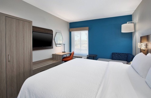 Tyrone Hotel | Holiday Inn Express Silver City by IHG