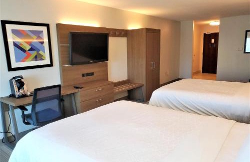 West San Antonio Hotel | Holiday Inn Express & Suites San Antonio West Sea World Area by IHG