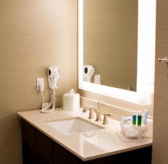 Wetmore Hotel | Holiday Inn Express & Suites San Antonio Medical - Six Flags by IHG