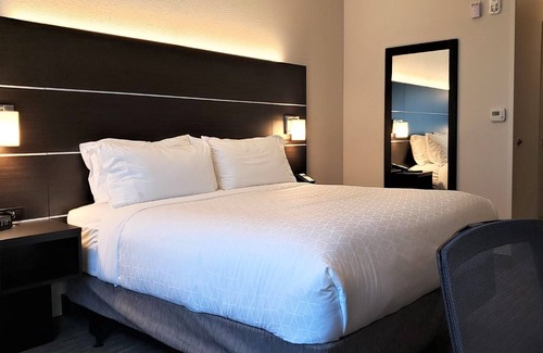 Hood River Hotel | Holiday Inn Express & Suites Hood River by IHG