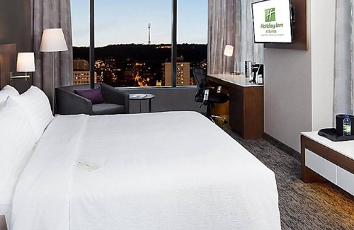 Downtown Montreal Hotel | Holiday Inn Hotel & Suites Montreal Centre-ville Ouest by IHG