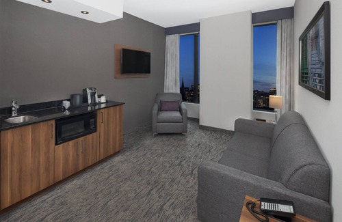 Downtown Montreal Hotel | Holiday Inn Hotel & Suites Montreal Centre-ville Ouest by IHG