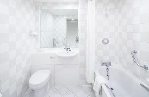 Hull Hotel | Holiday Inn Hull Marina by IHG