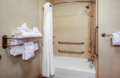 Laramie Hotel | Holiday Inn Laramie by IHG