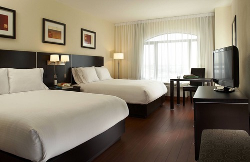 Lachine Hotel | Holiday Inn Hotel & Suites Montreal Airport by IHG