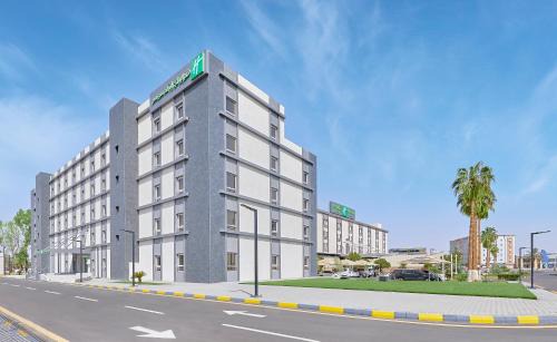 Tabuk Hotel | Holiday Inn Tabuk by IHG