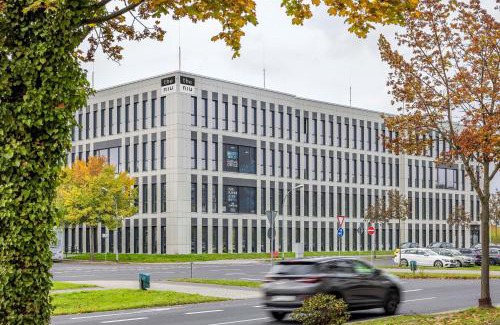 Schoenefeld Hotel | Holiday Inn - the niu, Pax Berlin Airport by IHG