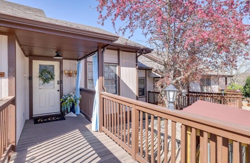 Eureka Springs Casa | Holiday Island Escape with Panoramic Lake Views