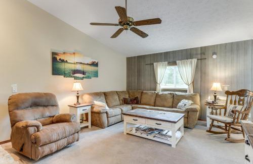Eureka Springs Casa | Holiday Island Family Home on 13th Green!