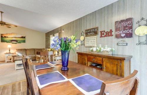 Eureka Springs Casa | Holiday Island Family Home on 13th Green!