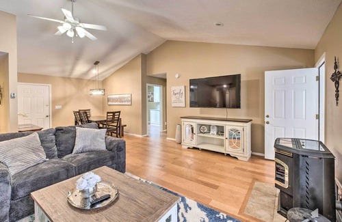 Eureka Springs Casa | Holiday Island Home: Fire Pit & Boat Parking!