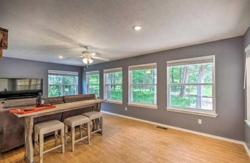Eureka Springs Casa | Holiday Island Home Fire Pit and Boat Parking!