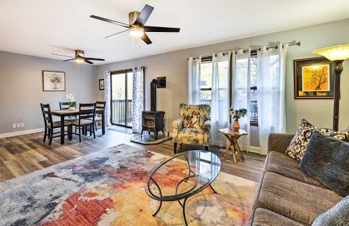 Eureka Springs Casa | Holiday Island Home Mountain View and Hot Tub!