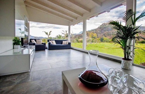 Rovittello Casa | Casa en Sicilia con Piscina y Vistas al Etna