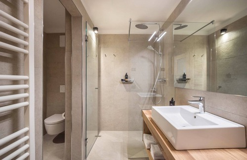 Mareo Casa | Holiday Apartment "Alnö Alcrep 3" with Mountain View, Shared Heated Pool & Shared Sauna
