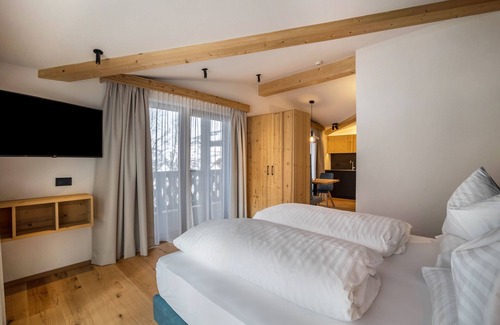 Mareo Casa | Holiday Apartment "Alnö Alcrep 3" with Mountain View, Shared Heated Pool & Shared Sauna