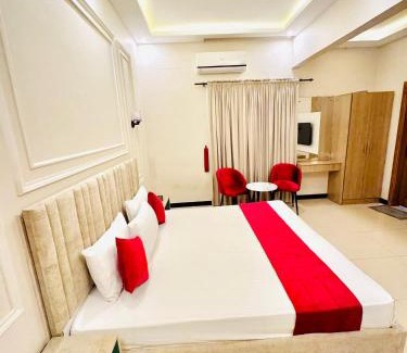 Gulshan-e-Iqbal Casa | Holiday One Sunrise hotel