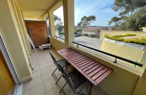 Le Brusc Apartamento | Alquiler vacacional en Six-fours con piscina y parking privado ya 800m de la playa