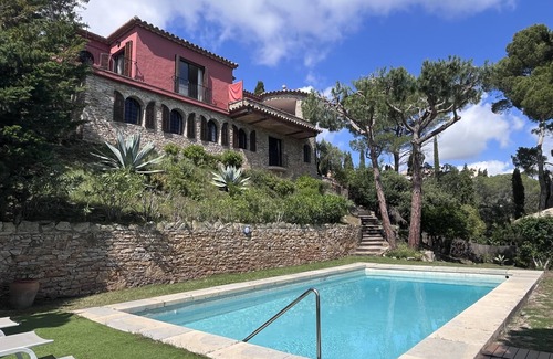 Sa Riera Casa | Alquiler casa adosada con piscina en Begur, Sa Riera