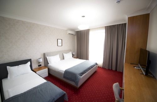 Sllatine e Madhe Complejo | Holiday Resort Pristina