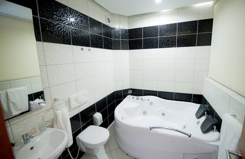 Sllatine e Madhe Complejo | Holiday Resort Pristina