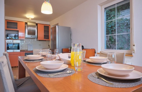 Znjan Apartamento | Holiday Seaview Apartment by Litto