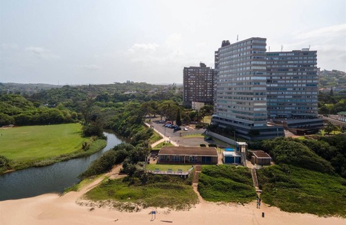 Warner Beach Condominio | Holiday @ the Beach - Sapphire Coast