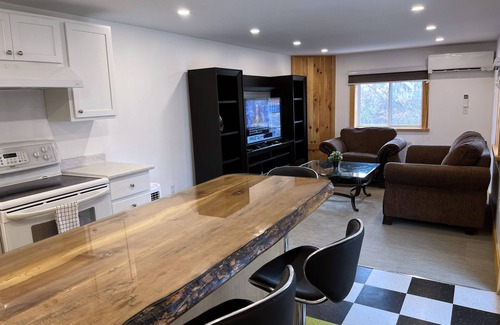 Westville Casa | Holiday Town Home - Westville