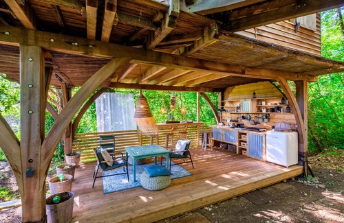Saint-Paul-de-Vence Chalet De Esquí | Apartamento vacacional "Rey Louie y Mowgli" con piscina natural compartida y 2 terrazas privadas