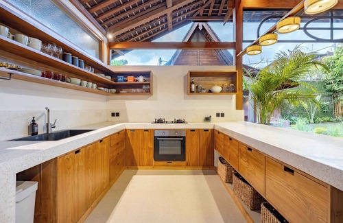 Banjar Semer Villa | Casa de madera favorita de la familia 2BR 5min Seminyak
