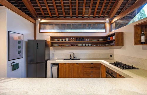 Banjar Semer Villa | Casa de madera favorita de la familia 2BR 5min Seminyak