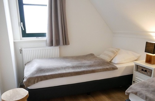 Callantsoog Villa | Holiday villa for 7 people, within walking distance of the beach and center with dog