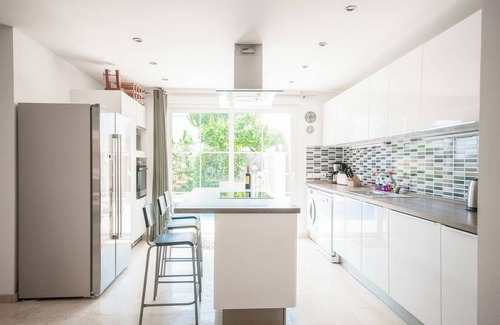 Urbanizacion Costabella Villa | Holiday villa in Marbella