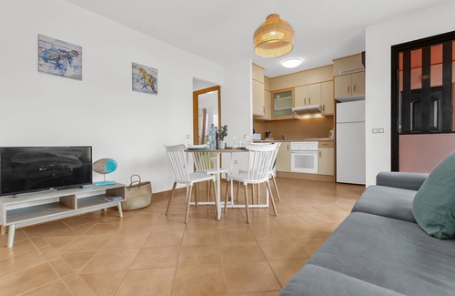 La Oliva Villa | Villa de vacaciones 'Manuela' con vistas a la montaña, piscina compartida y Wi-Fi