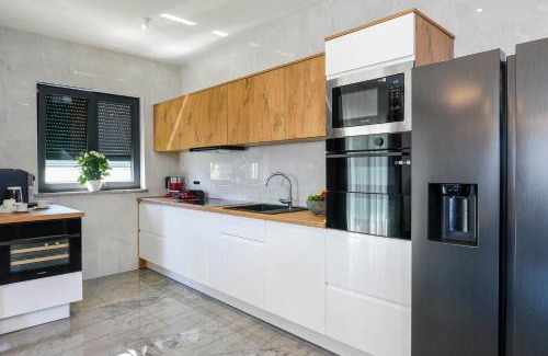 Stankovici Villa | Holiday Villa MI