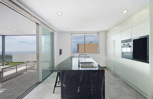 Adeje Villa | Villa de vacaciones 'Tulio Homme 2' con vistas al mar, piscina privada y Wi-Fi