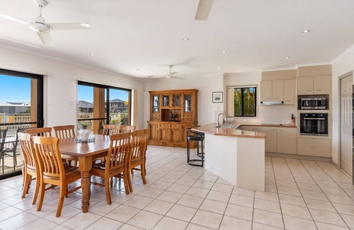 Yamba Casa | AMARILLO - Spacious waterfront home