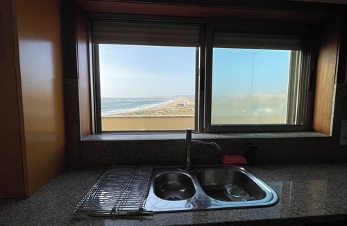 Leixões Condominio | Holidays all year round, house on the beach with 220º sea and sunset views